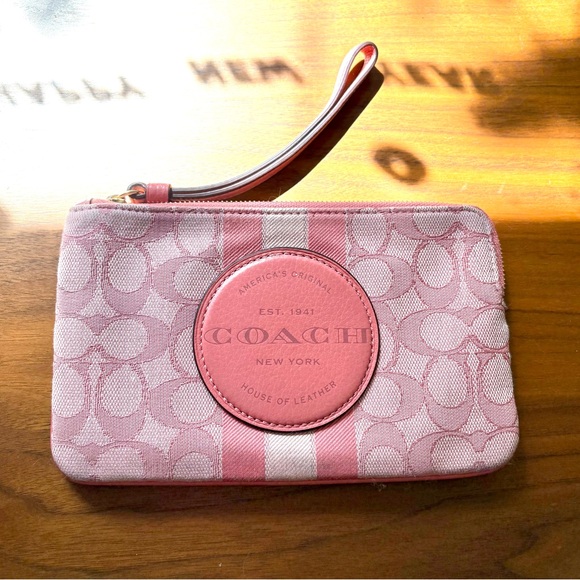 Coach Dempsey Corner Zip Wristlet In Signature Jacquard With Leather Strap - Picture 1 of 5